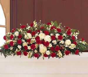 Red and White Full-Couch Spray