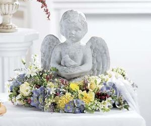 The Little Angel Ring of Flowers